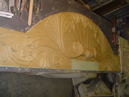 Tonmodell eines Stuckornamentes (Fensterbekrönung)